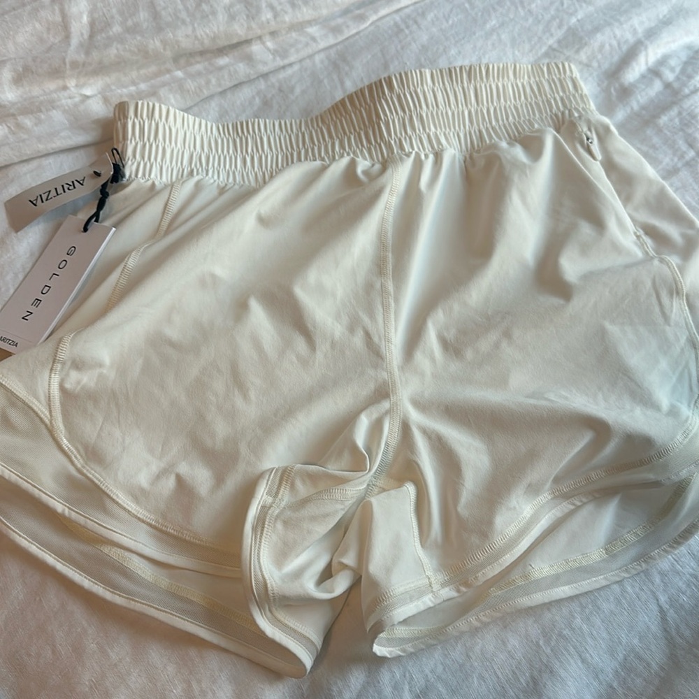 Aritzia Legacy High Rise 4” short